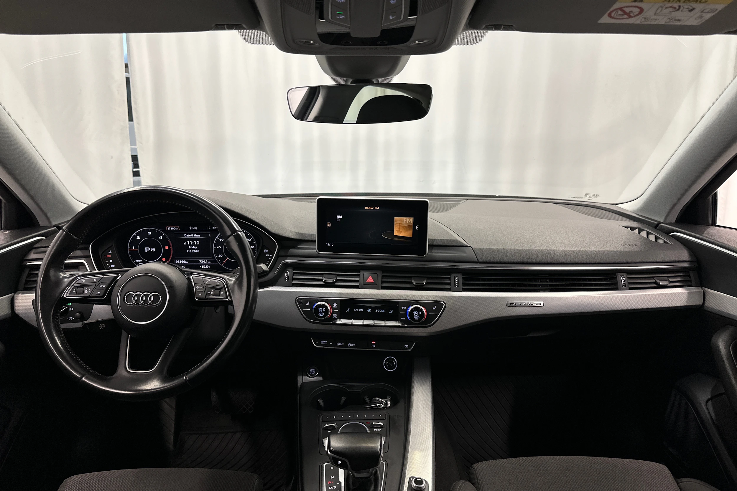musta Audi A4 2016 kuva 11.