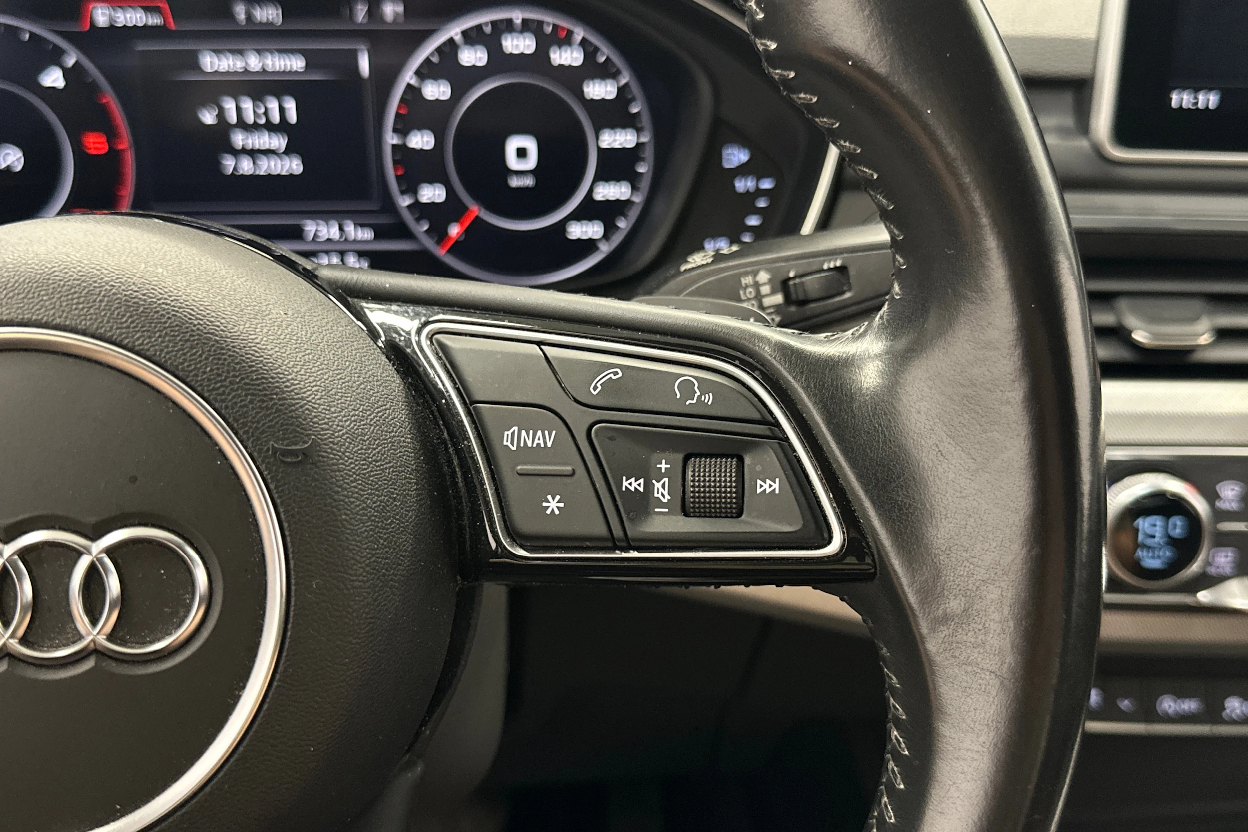 musta Audi A4 2016 kuva 14.