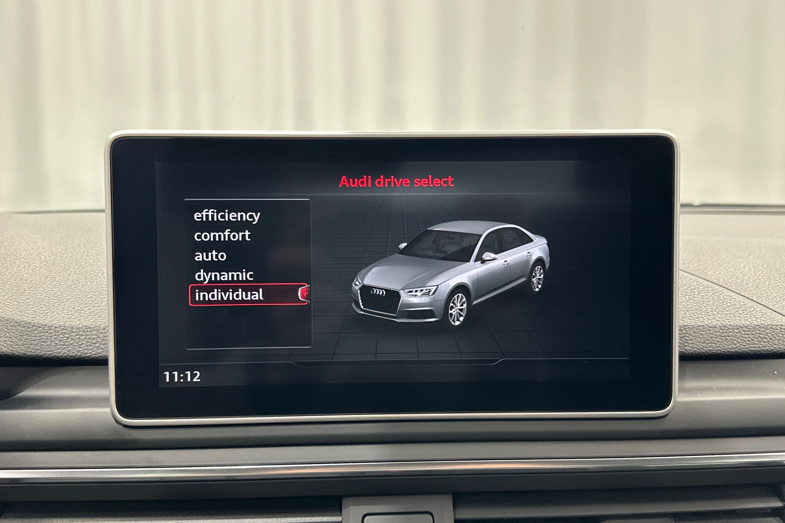 musta Audi A4 2016 kuva 19.