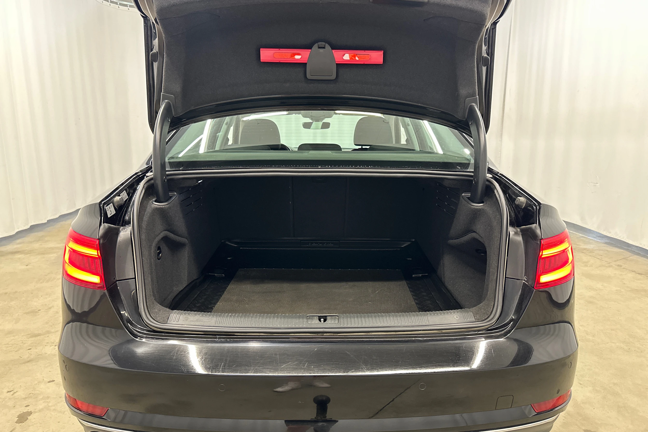 musta Audi A4 2016 kuva 26.