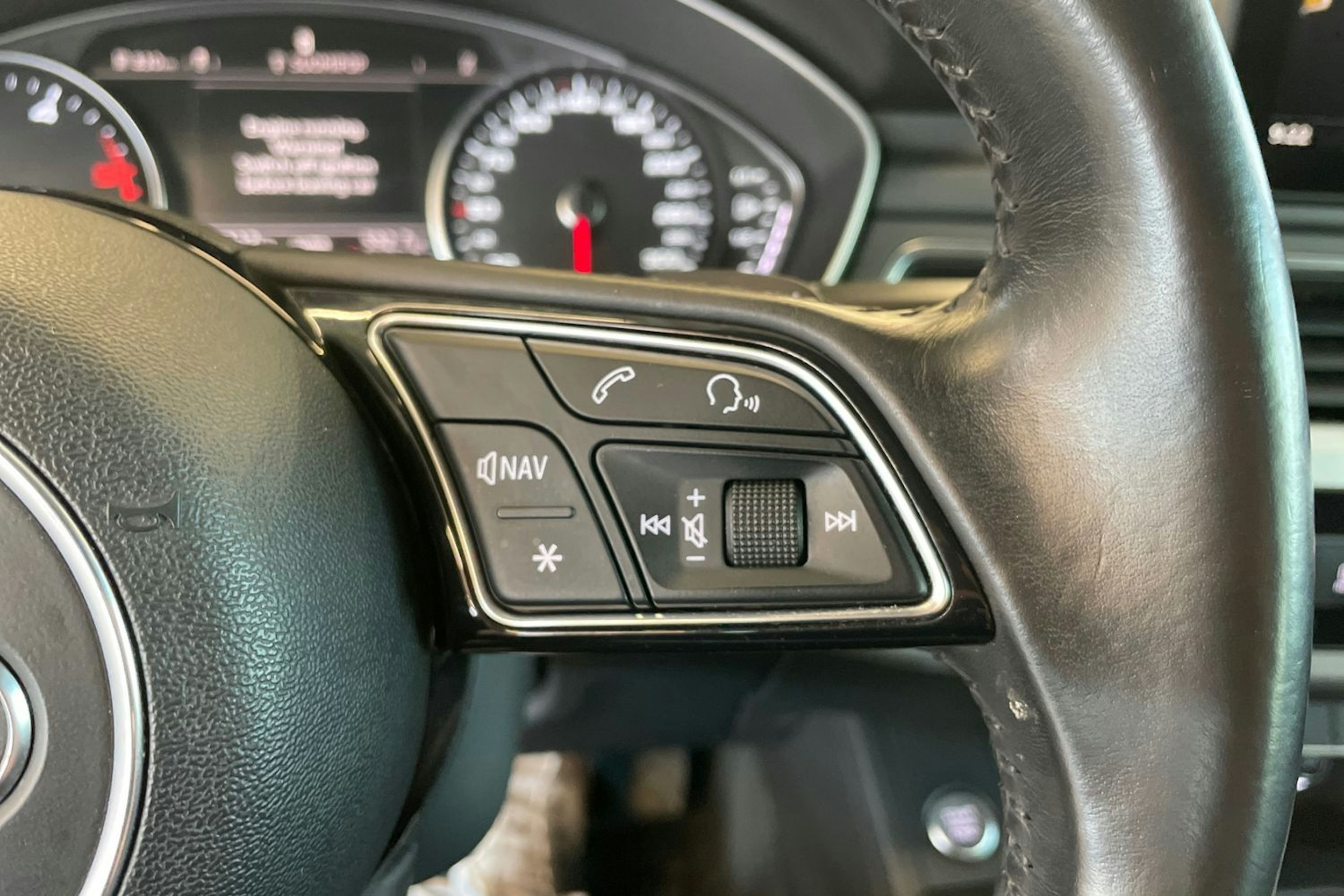 musta Audi A4 2016 kuva 20.