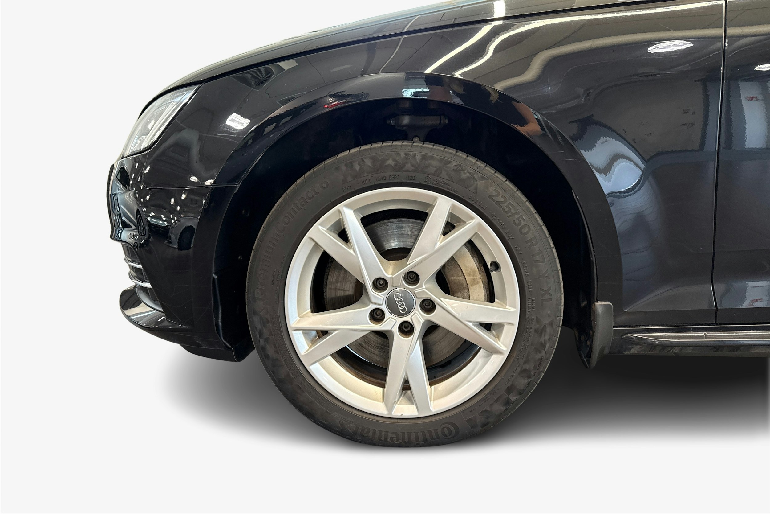 Musta Audi A4 2016 kuva 11.