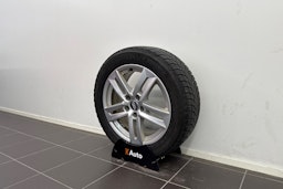 Musta Audi A4 2016 kuva 13.