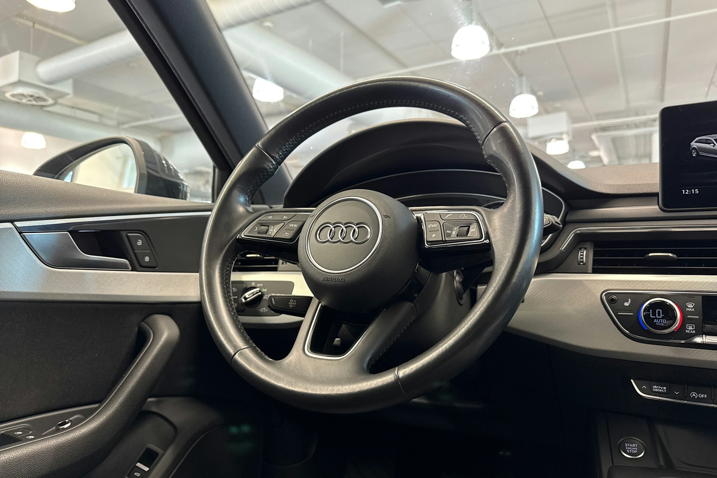 Musta Audi A4 2016 kuva 16.