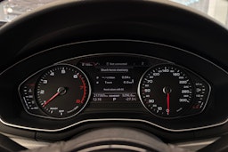 Musta Audi A4 2016 kuva 19.