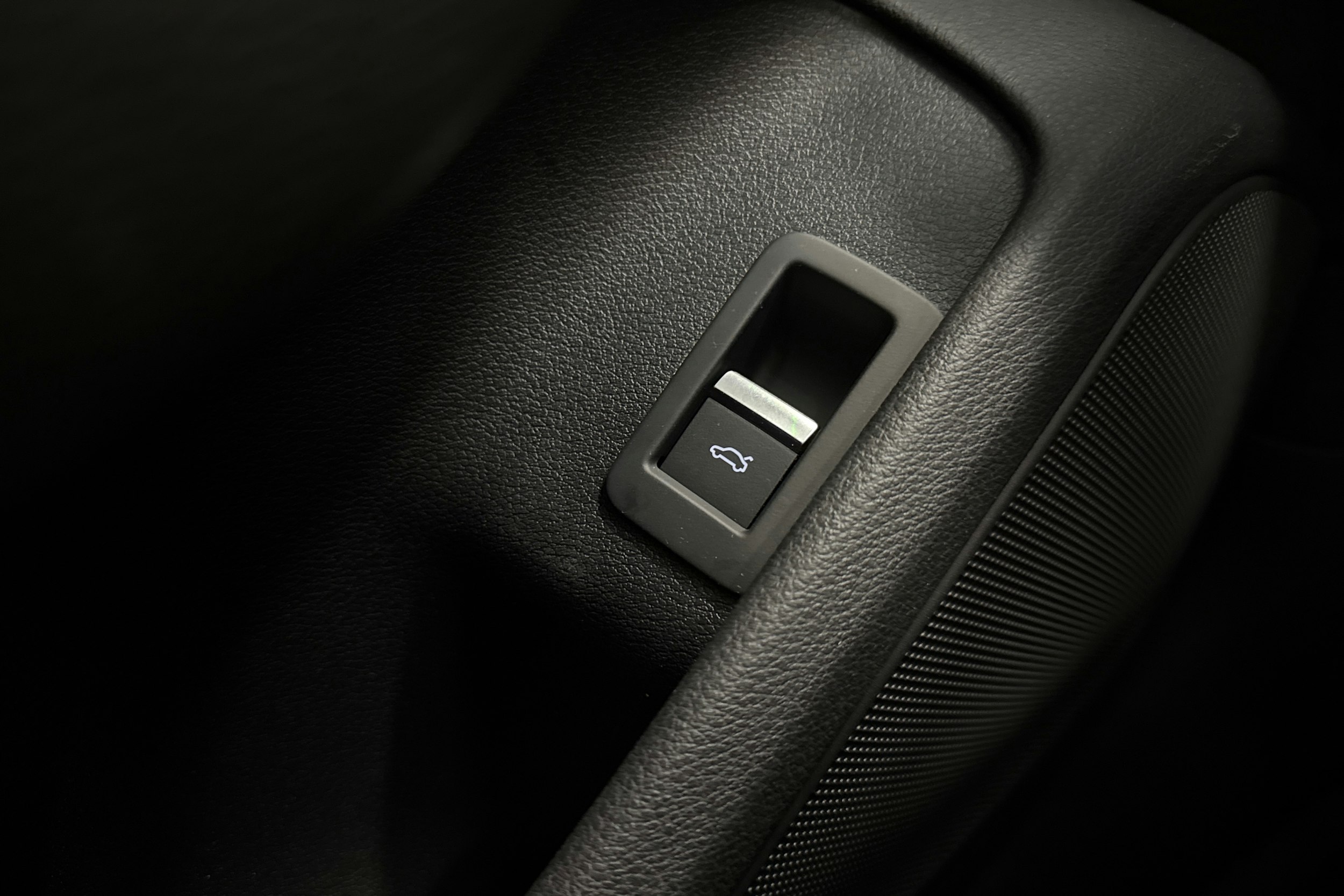 Musta Audi A4 2016 kuva 27.
