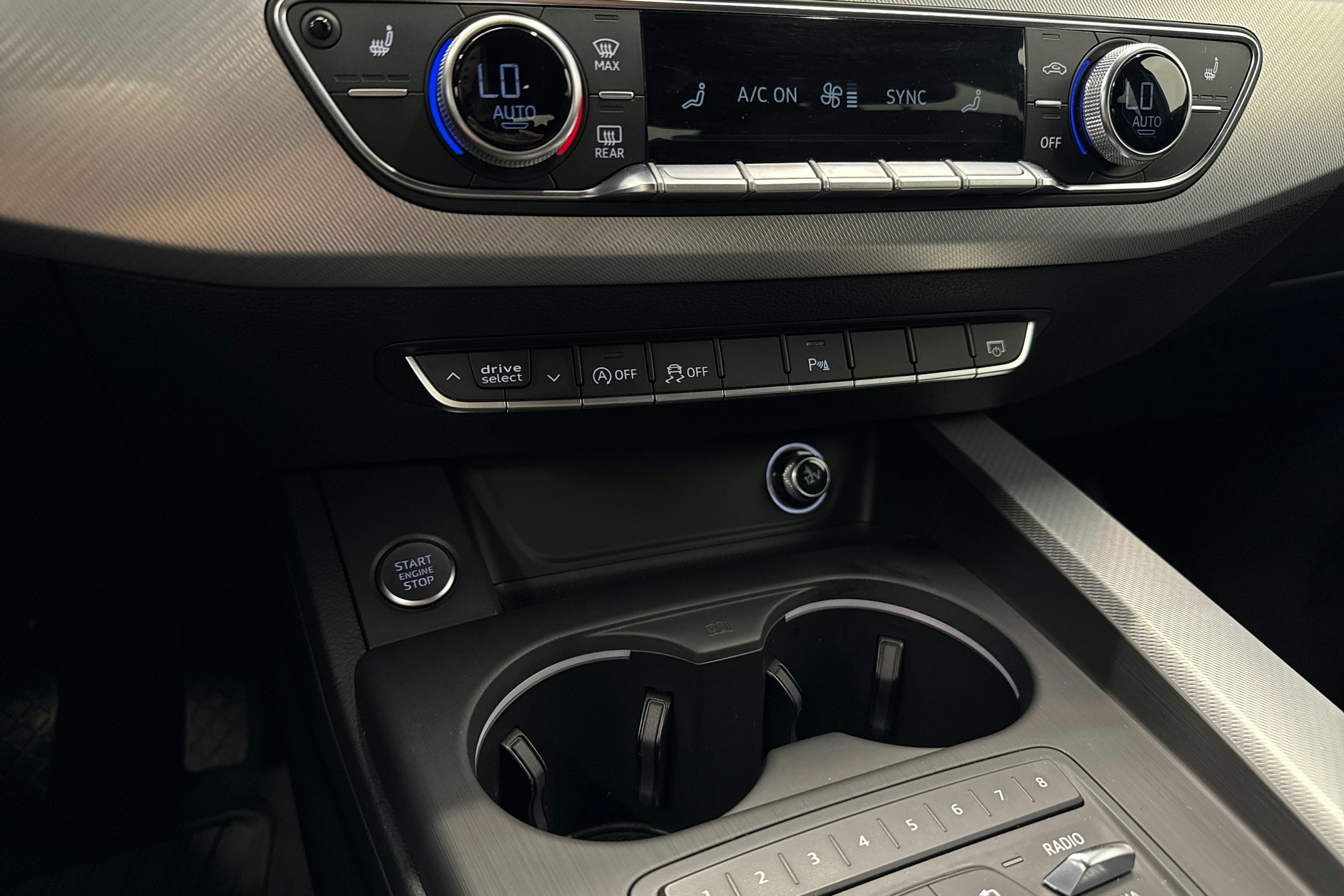 Musta Audi A4 2016 kuva 29.