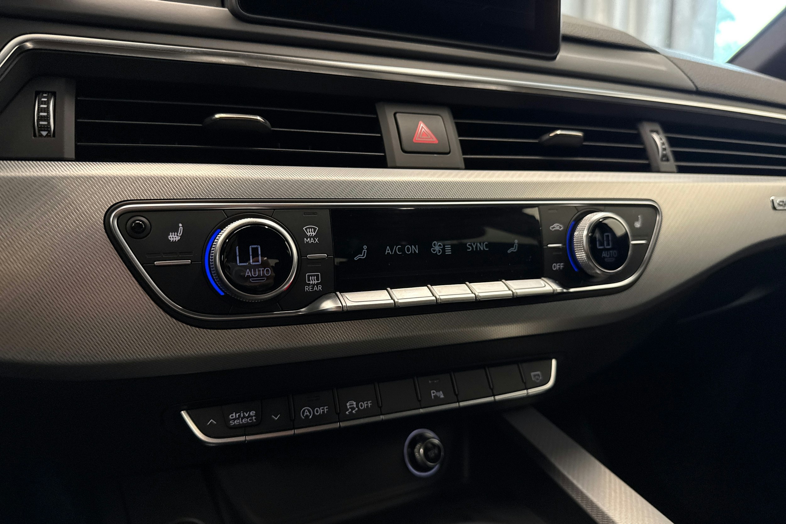 Musta Audi A4 2016 kuva 30.