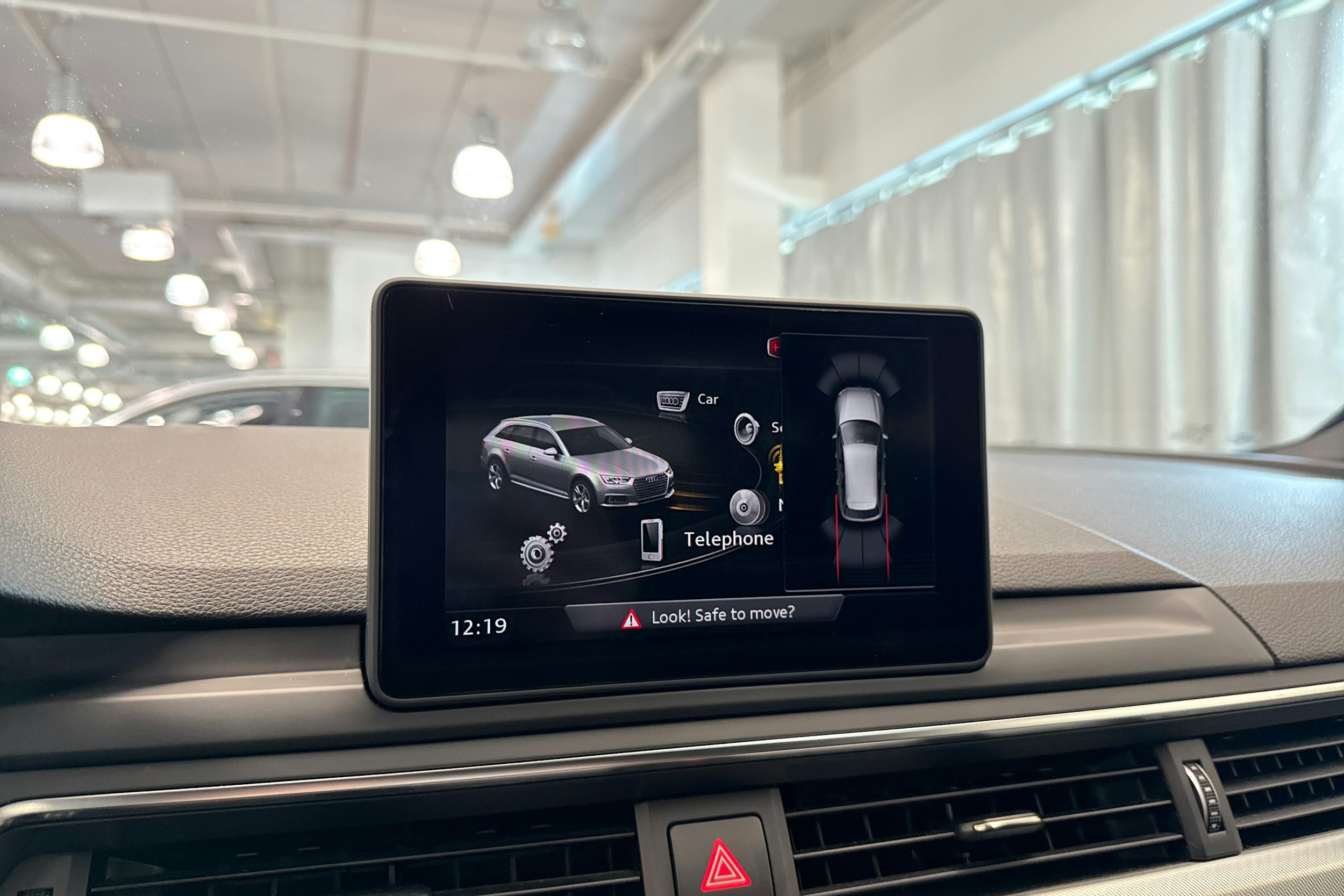 Musta Audi A4 2016 kuva 36.