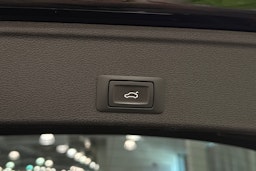 Musta Audi A4 2016 kuva 39.