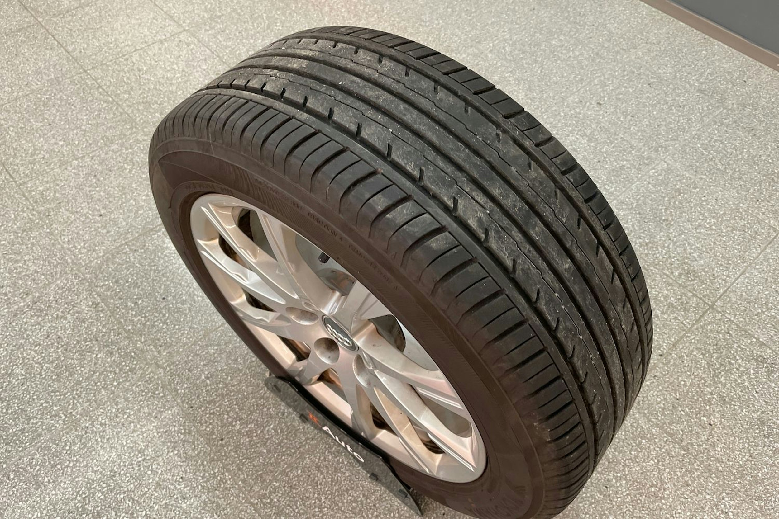 musta Audi A4 2016 kuva 14.