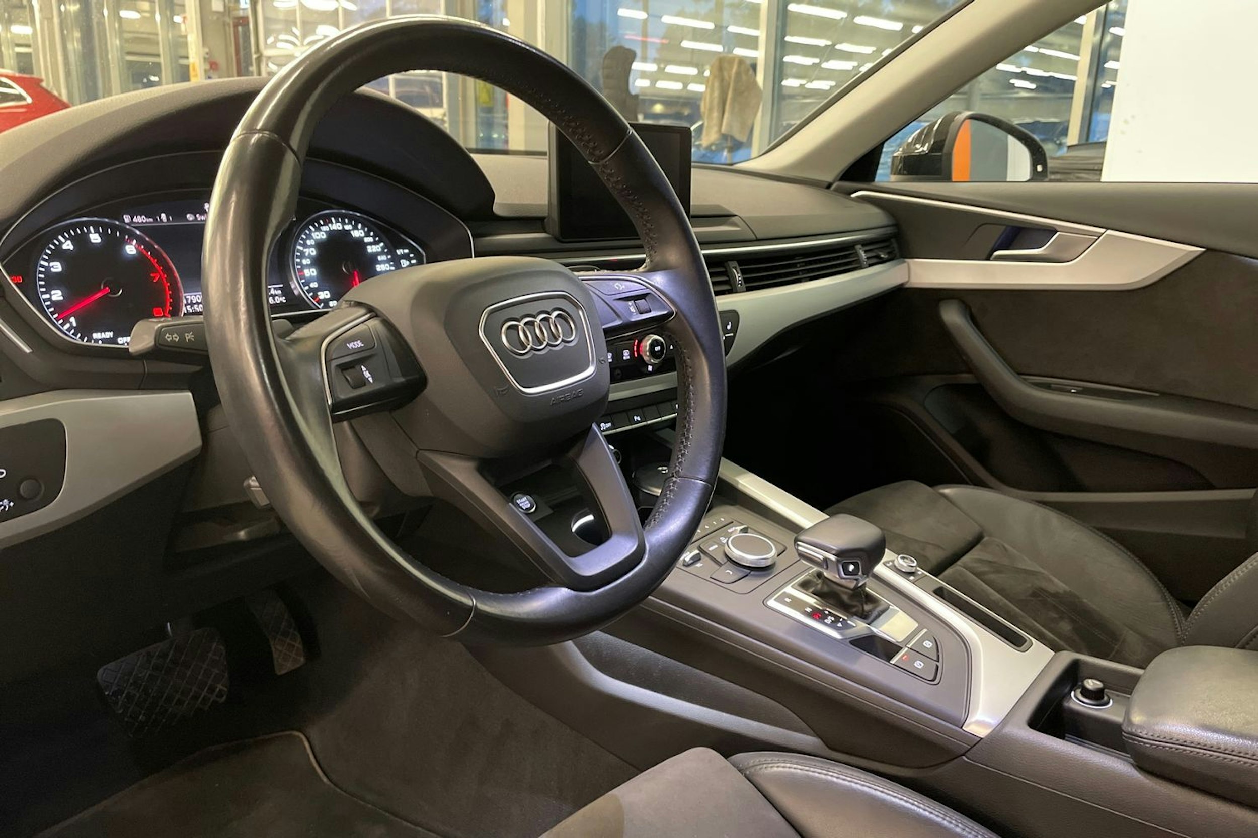 musta Audi A4 2016 kuva 17.