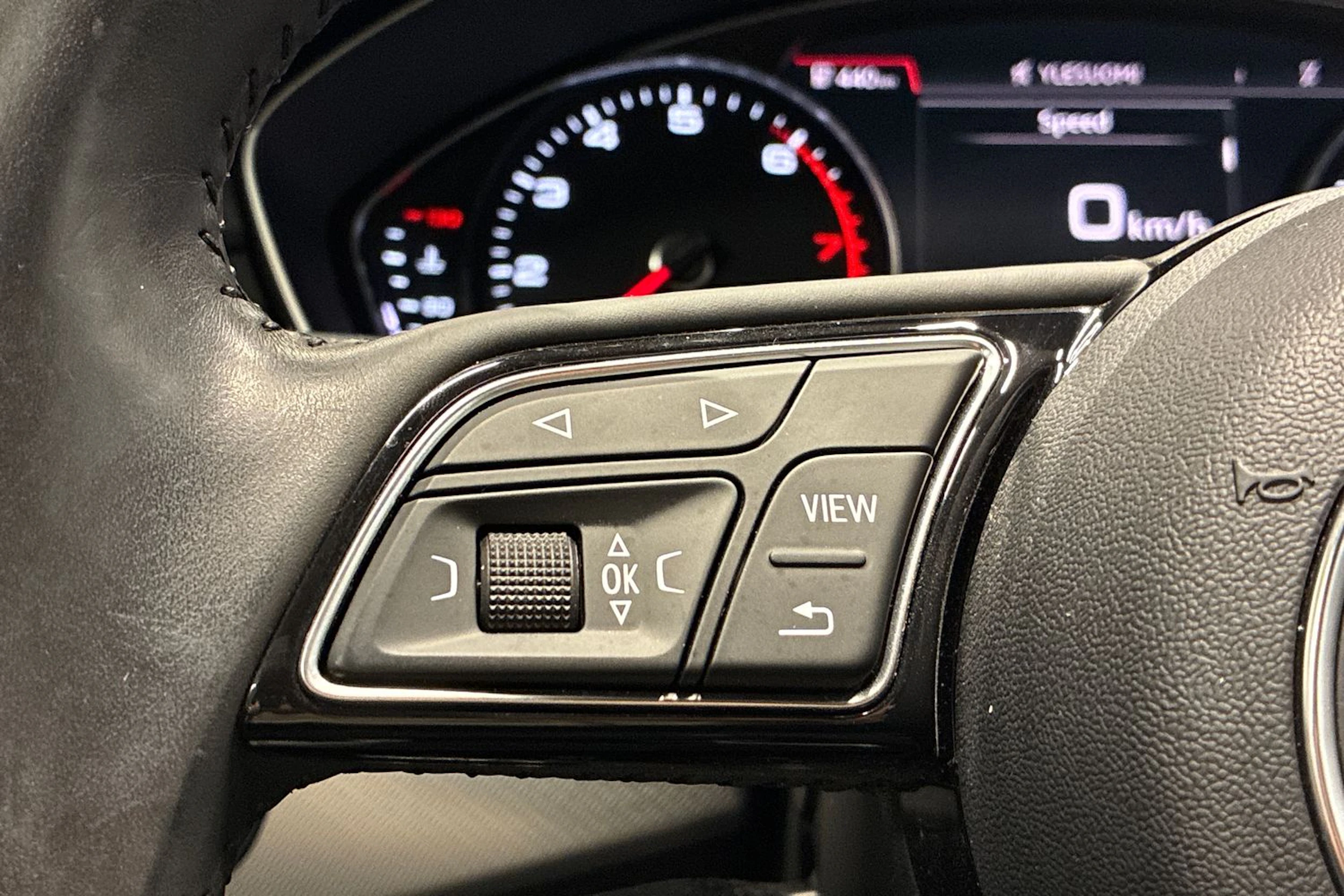 musta Audi A4 2016 kuva 12.