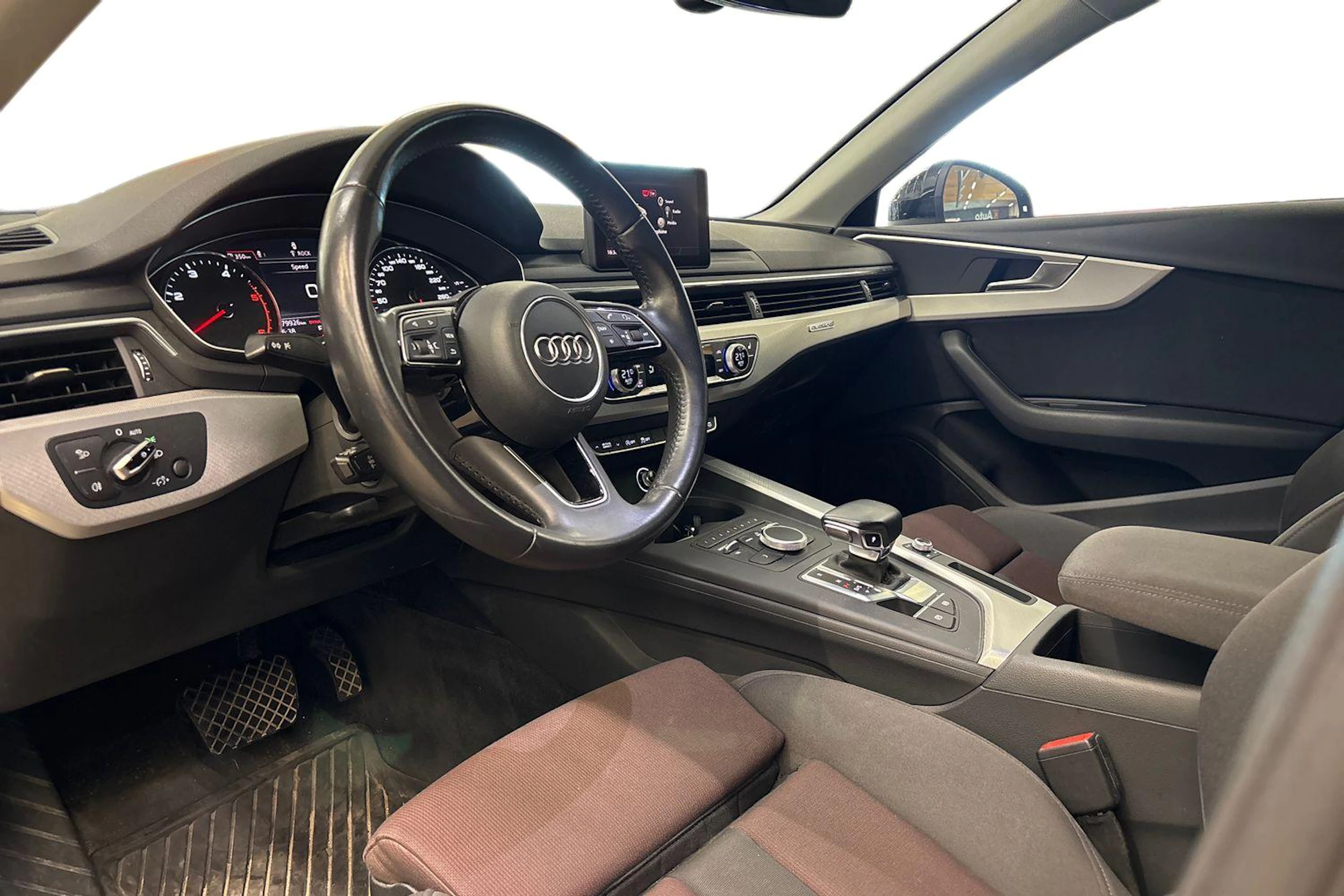 Musta Audi A4 2016 kuva 3.