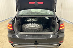 musta Audi A4 2016 kuva 4.