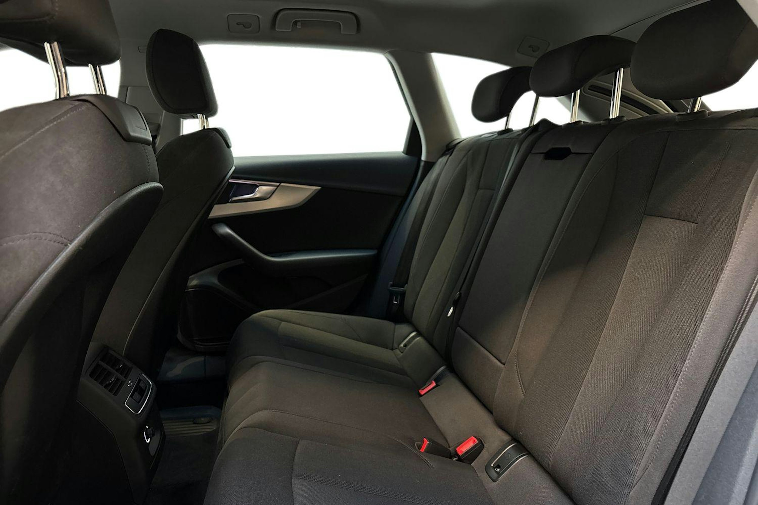 harmaa Audi A4 2016 kuva 10.