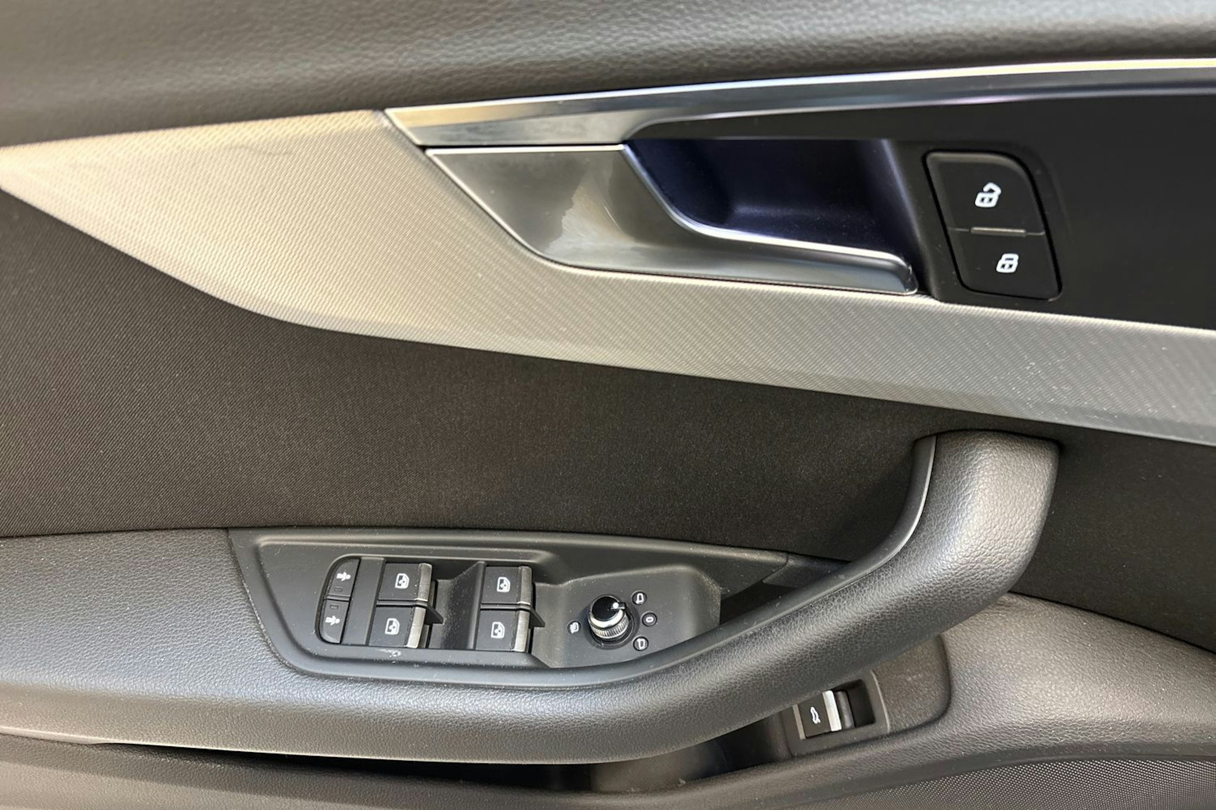 harmaa Audi A4 2016 kuva 19.