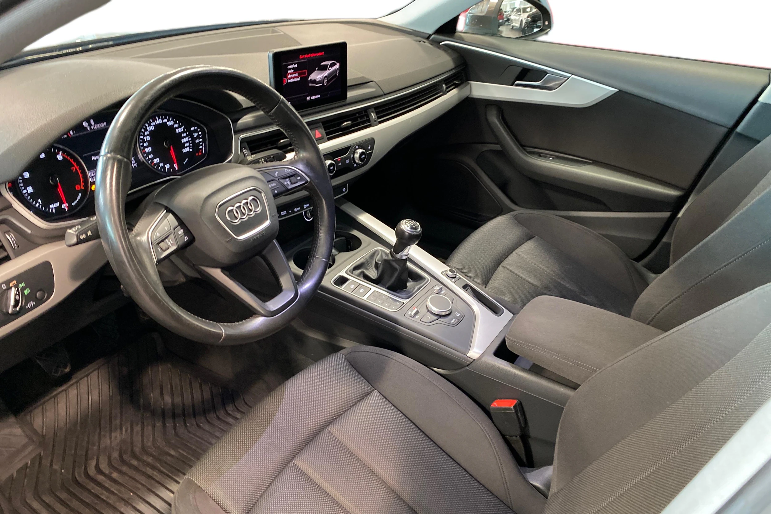 Ruskea (beige) Audi A4 2016 kuva 8.