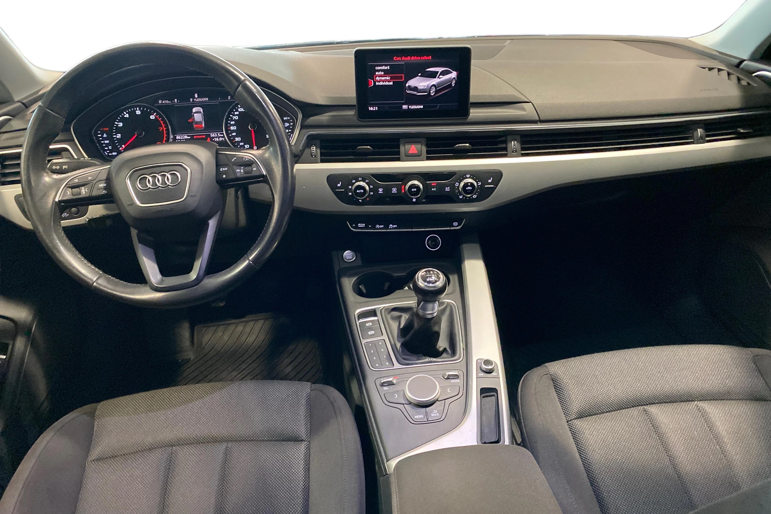 Ruskea (beige) Audi A4 2016 kuva 9.