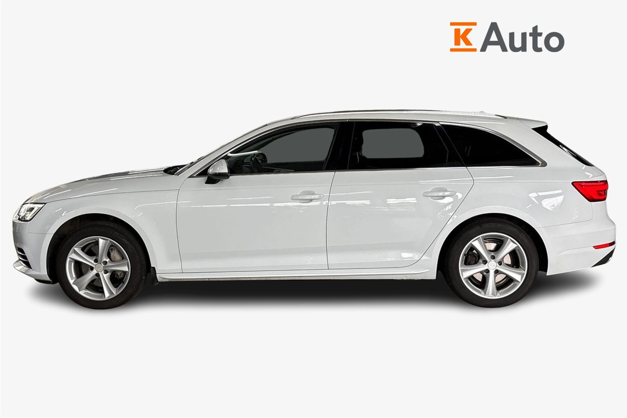 Valkoinen Audi A4 2016 kuva 5.