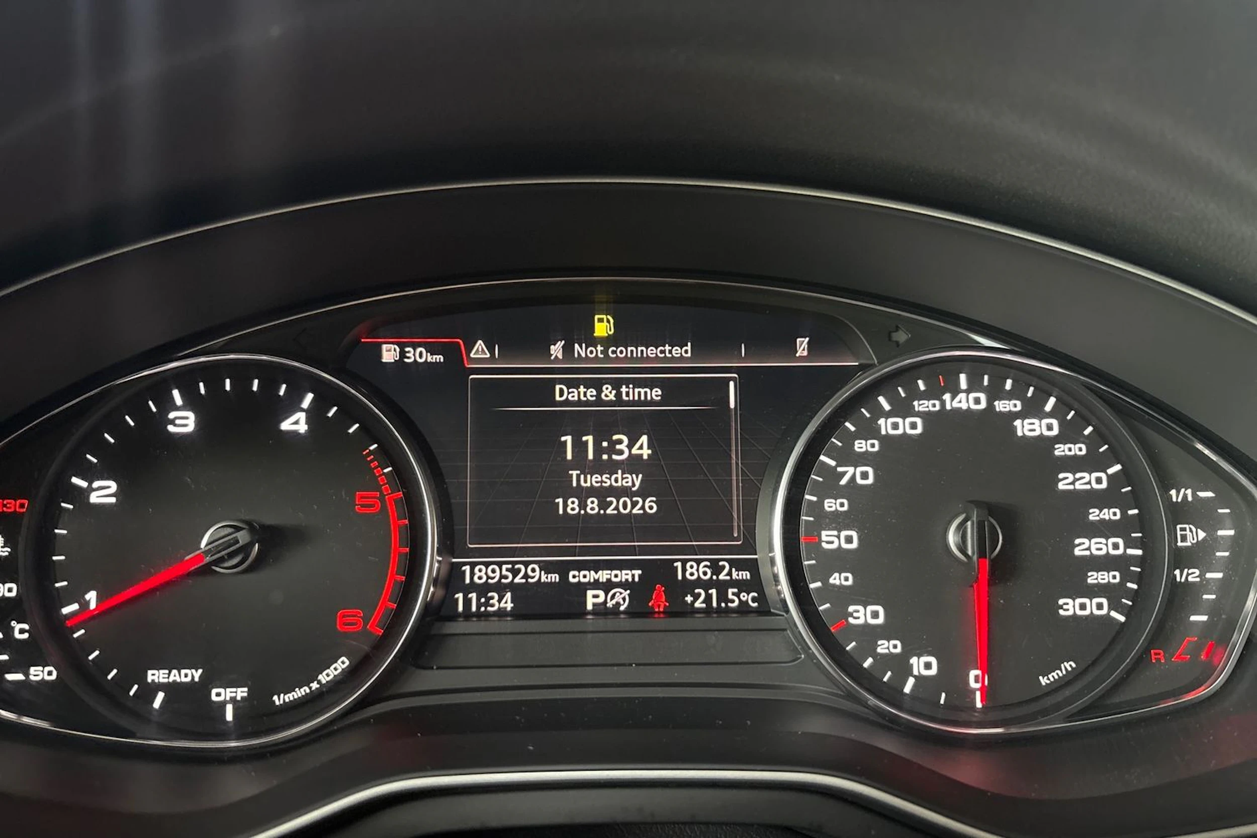 Valkoinen Audi A4 2016 kuva 12.