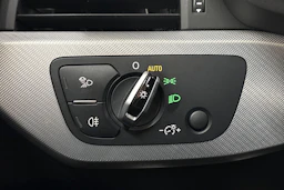 Valkoinen Audi A4 2016 kuva 19.
