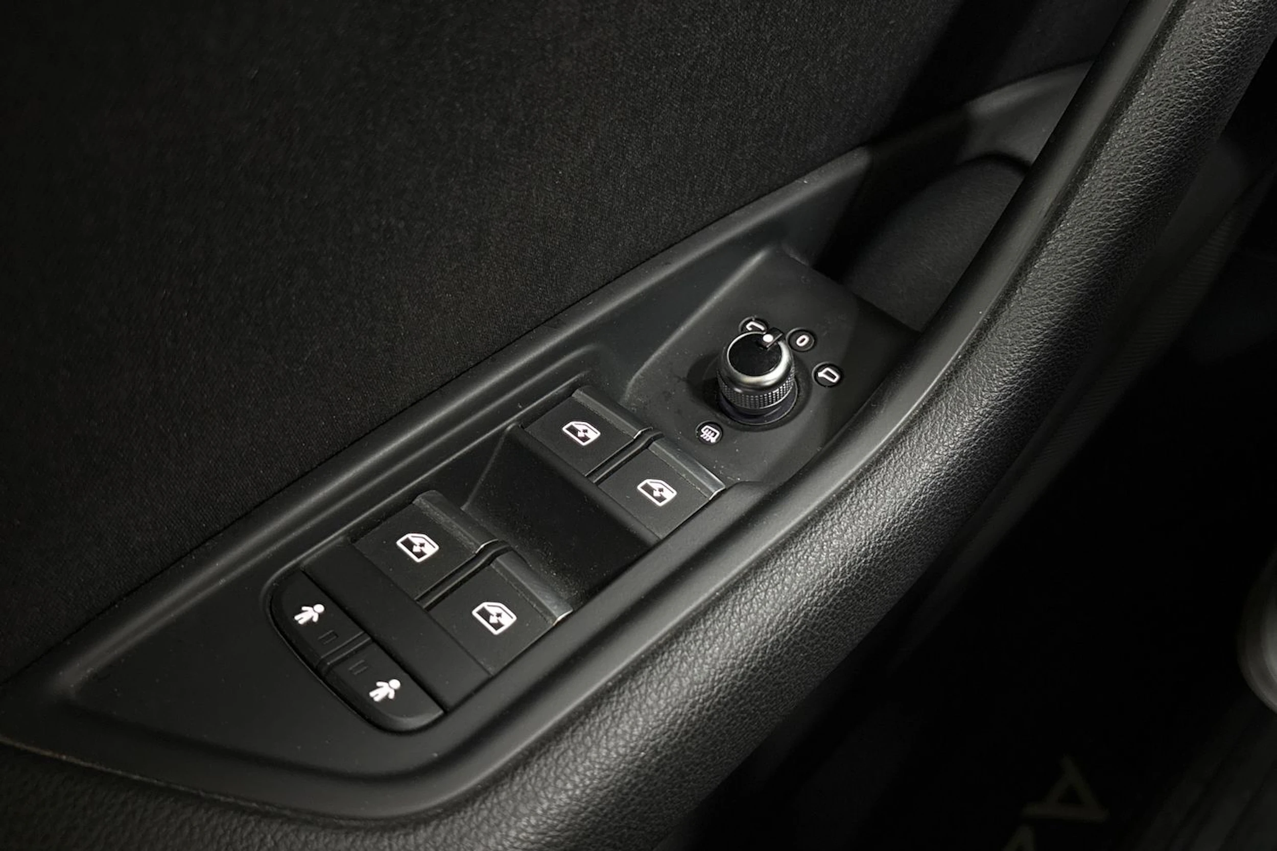 Valkoinen Audi A4 2016 kuva 20.