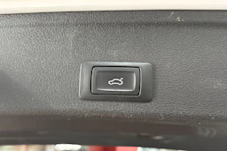 Valkoinen Audi A4 2016 kuva 23.