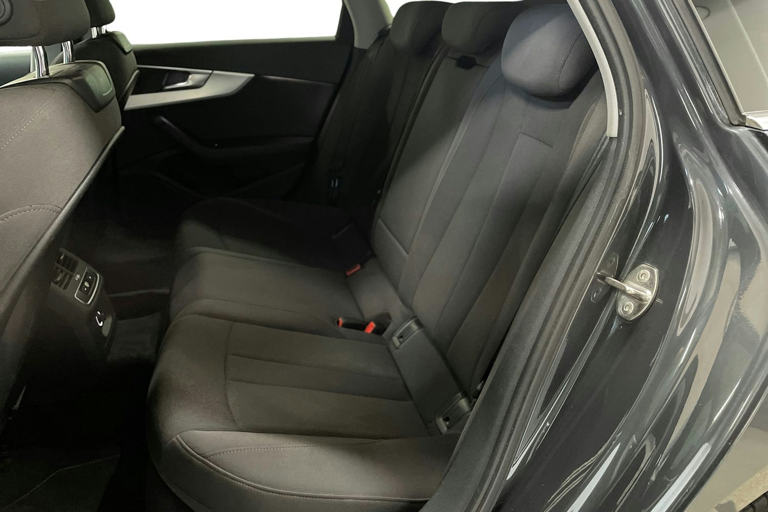 vihreä Audi A4 2016 kuva 10.