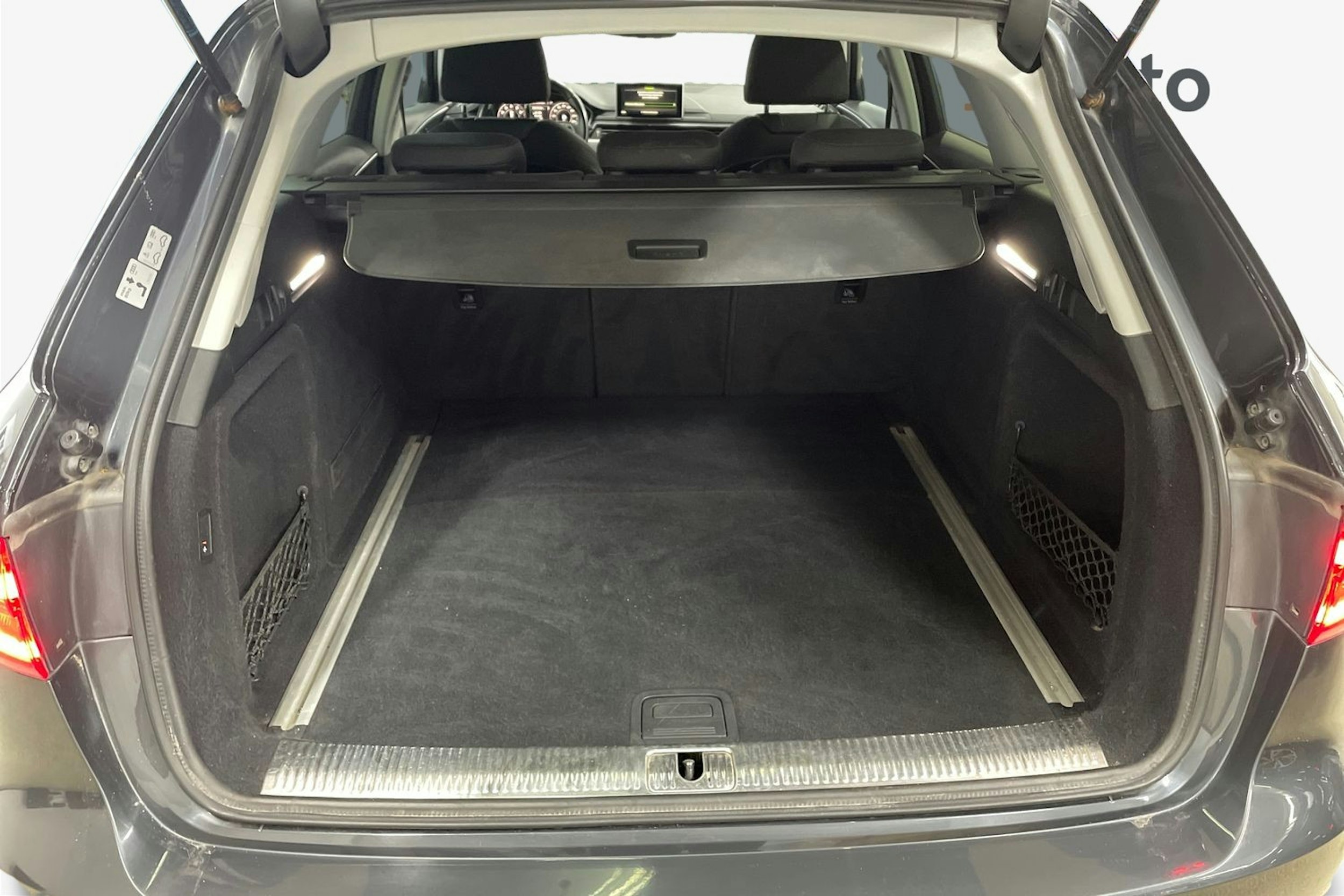 vihreä Audi A4 2016 kuva 11.