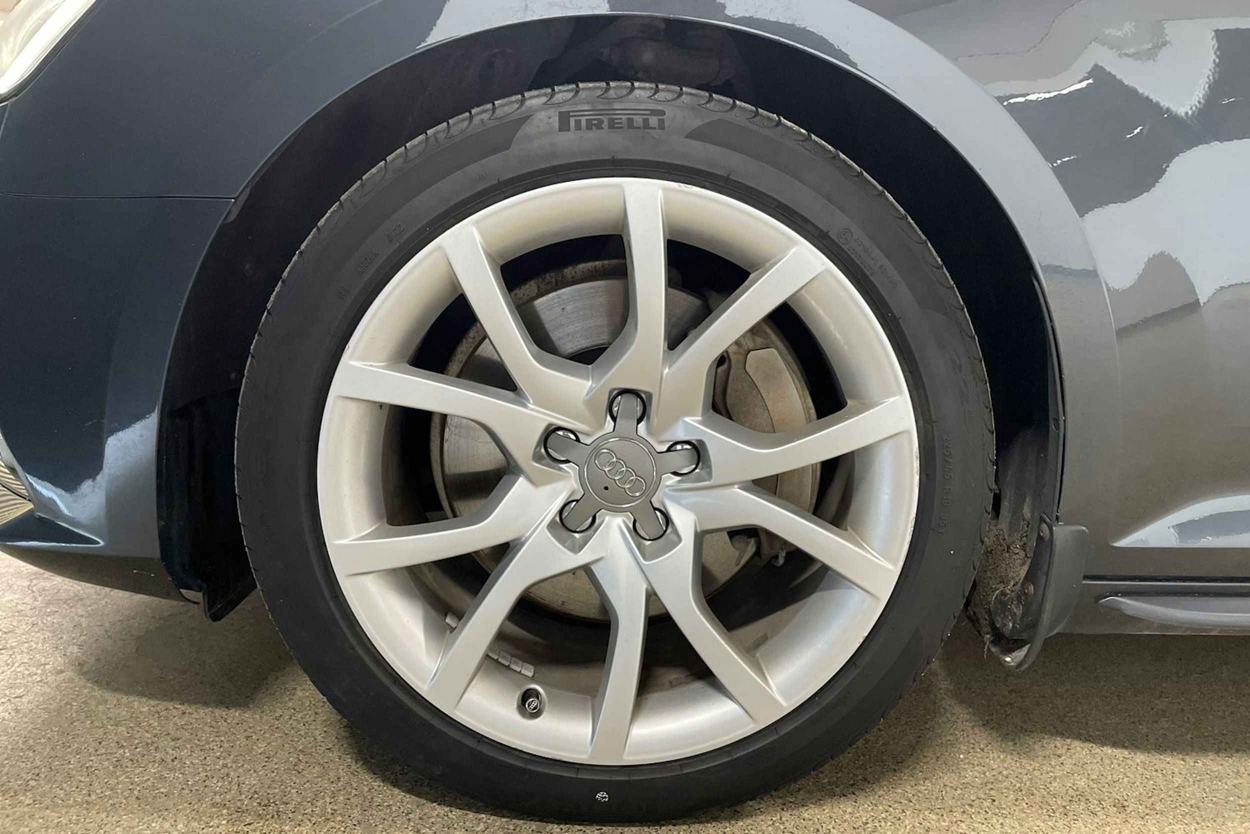 vihreä Audi A4 2016 kuva 13.