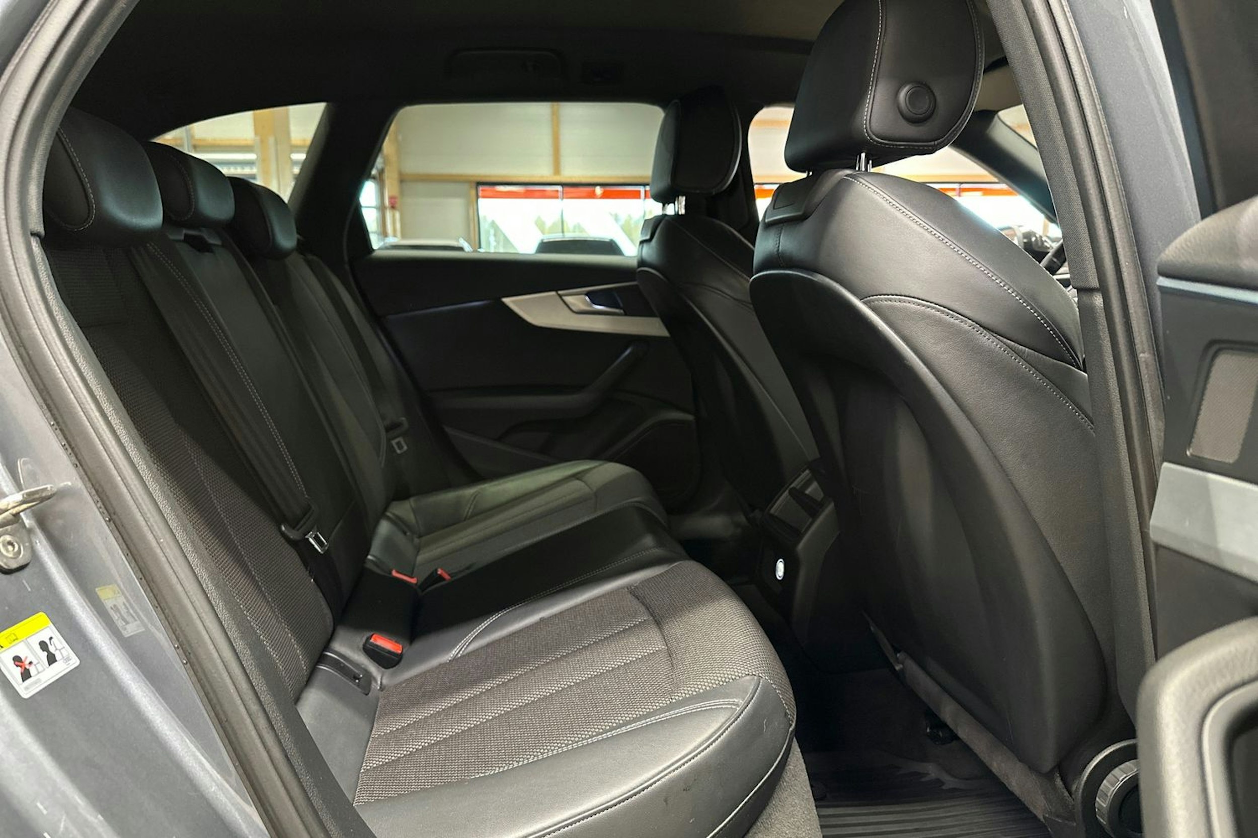 met. harmaa Audi A4 2016 kuva 13.