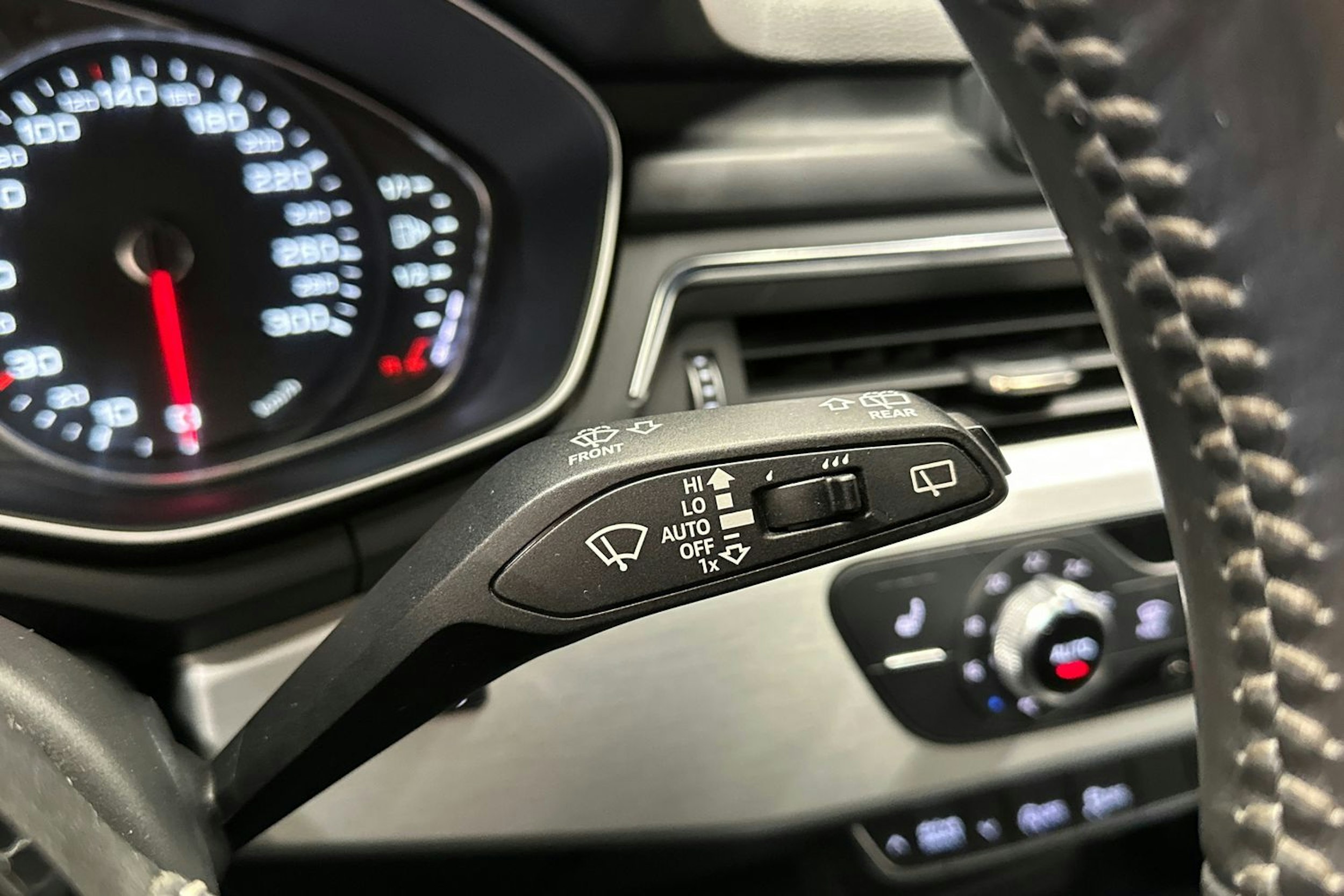 met. harmaa Audi A4 2016 kuva 22.