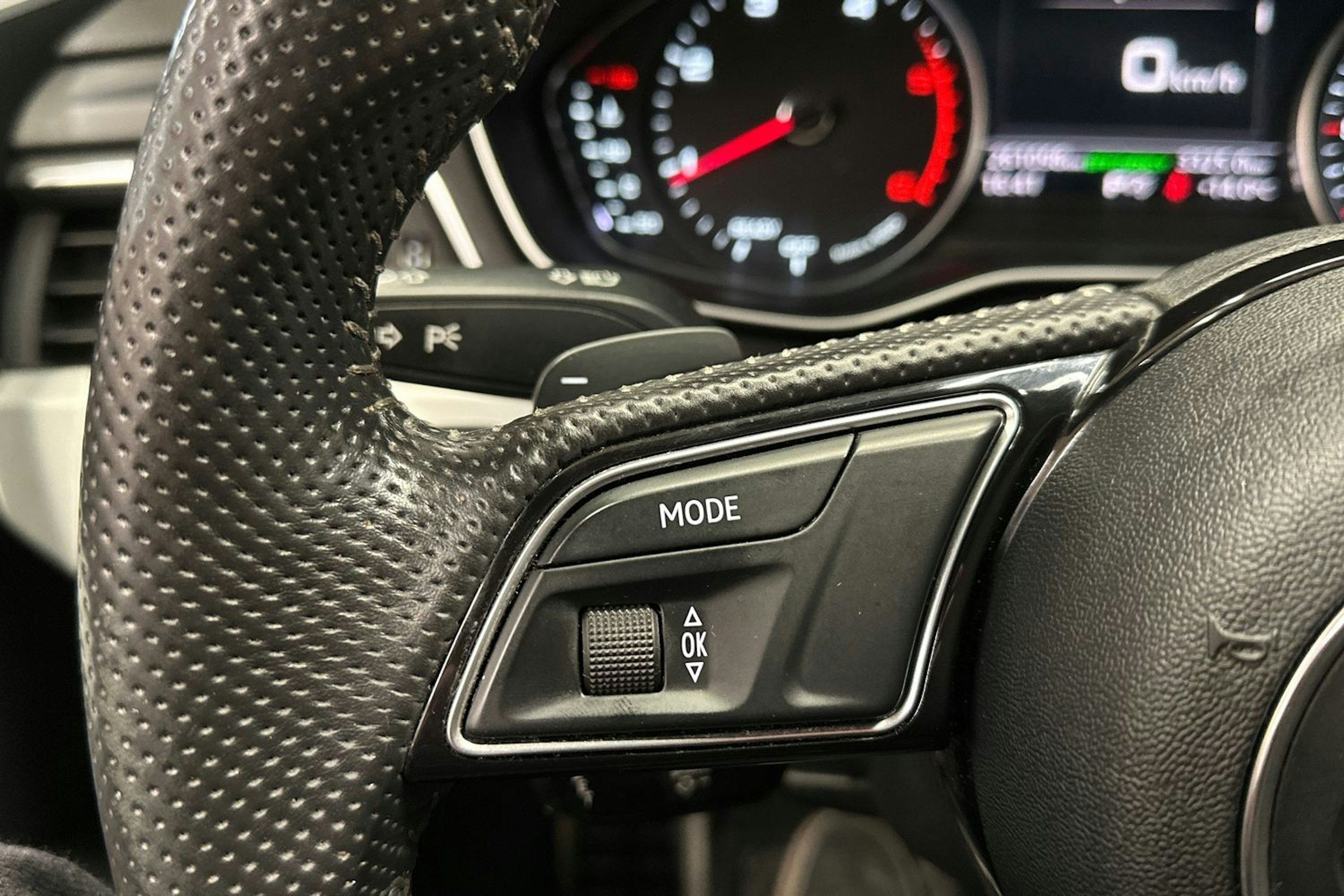 met. harmaa Audi A4 2016 kuva 23.