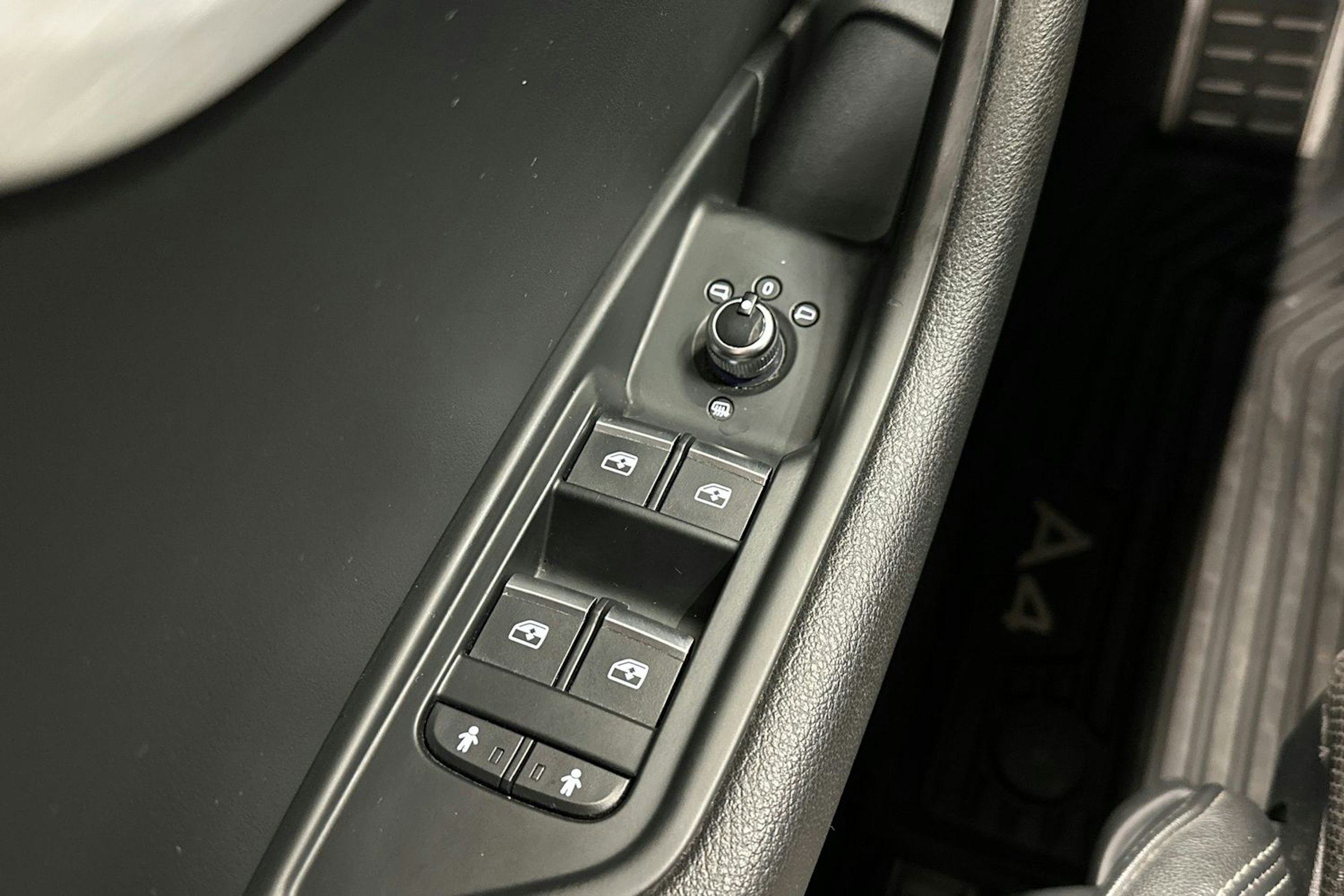 met. harmaa Audi A4 2016 kuva 26.