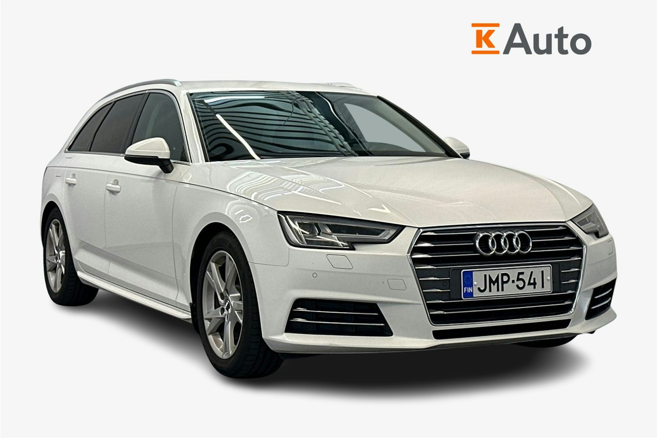 valkoinen Audi A4 2016 kuva 1.