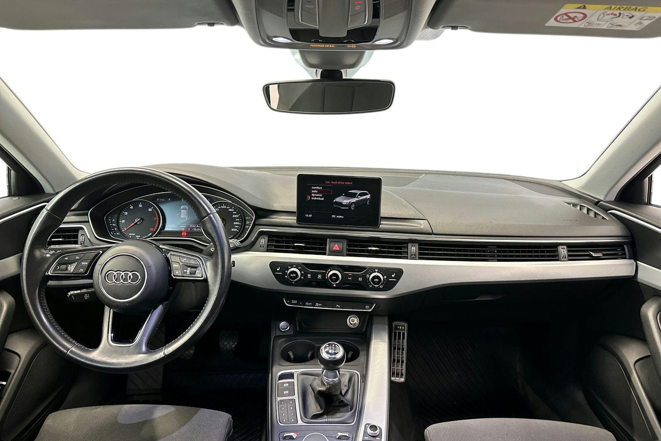 valkoinen Audi A4 2016 kuva 9.
