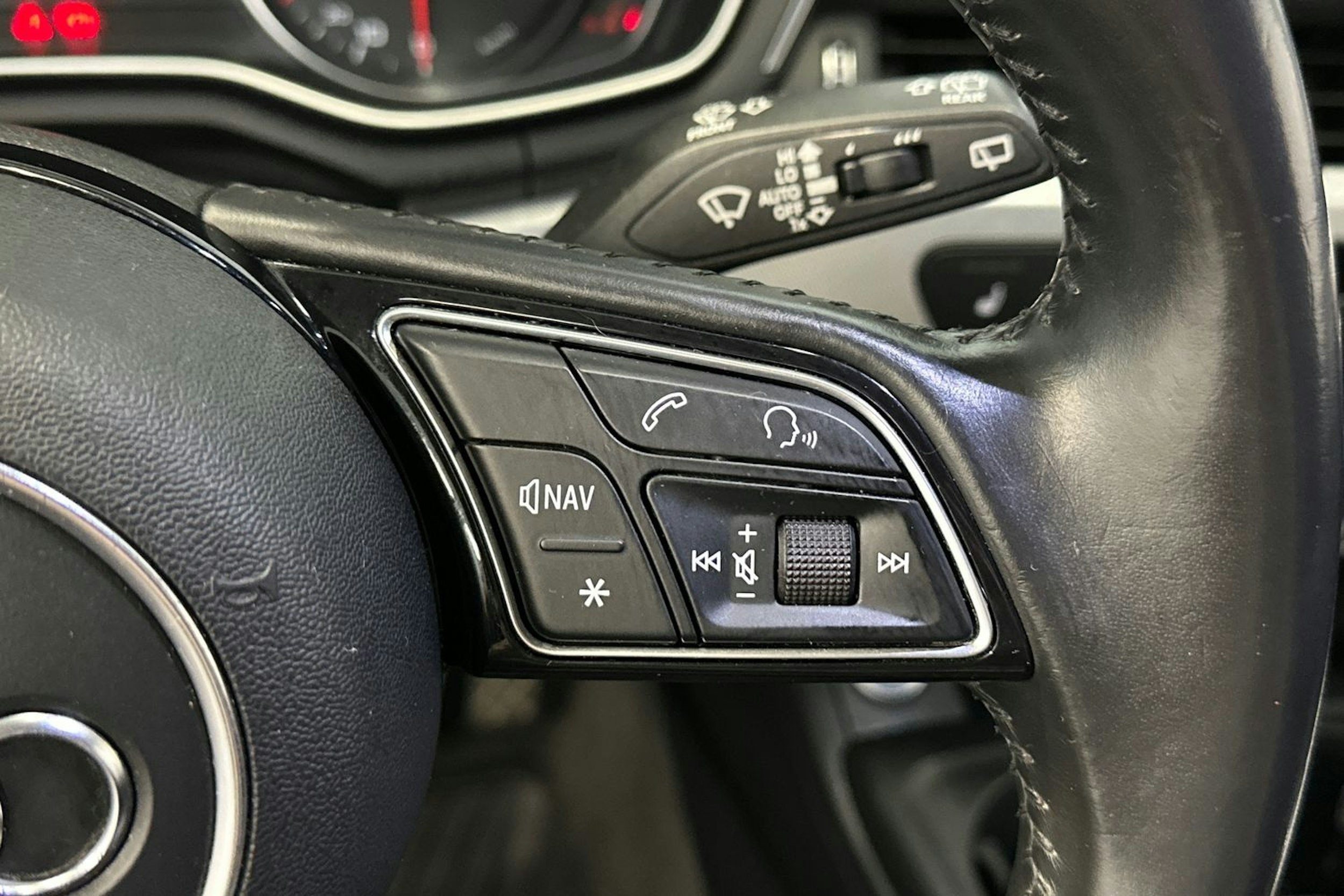 valkoinen Audi A4 2016 kuva 21.