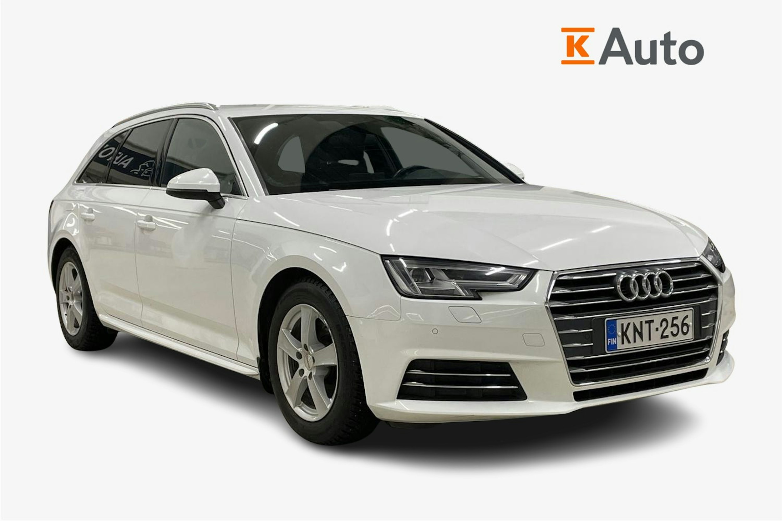 valkoinen Audi A4 2016 kuva 1.