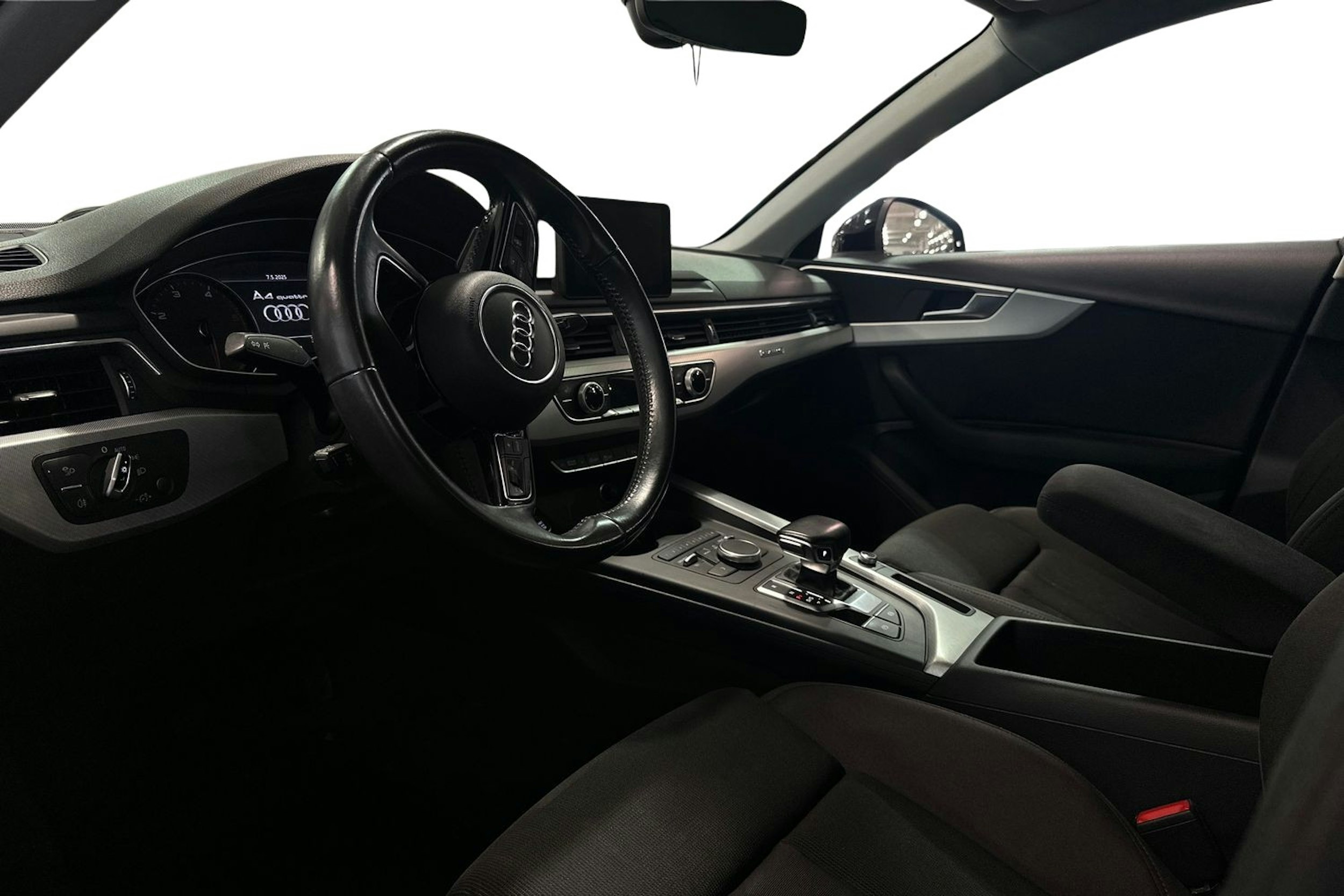 musta Audi A4 2016 kuva 7.