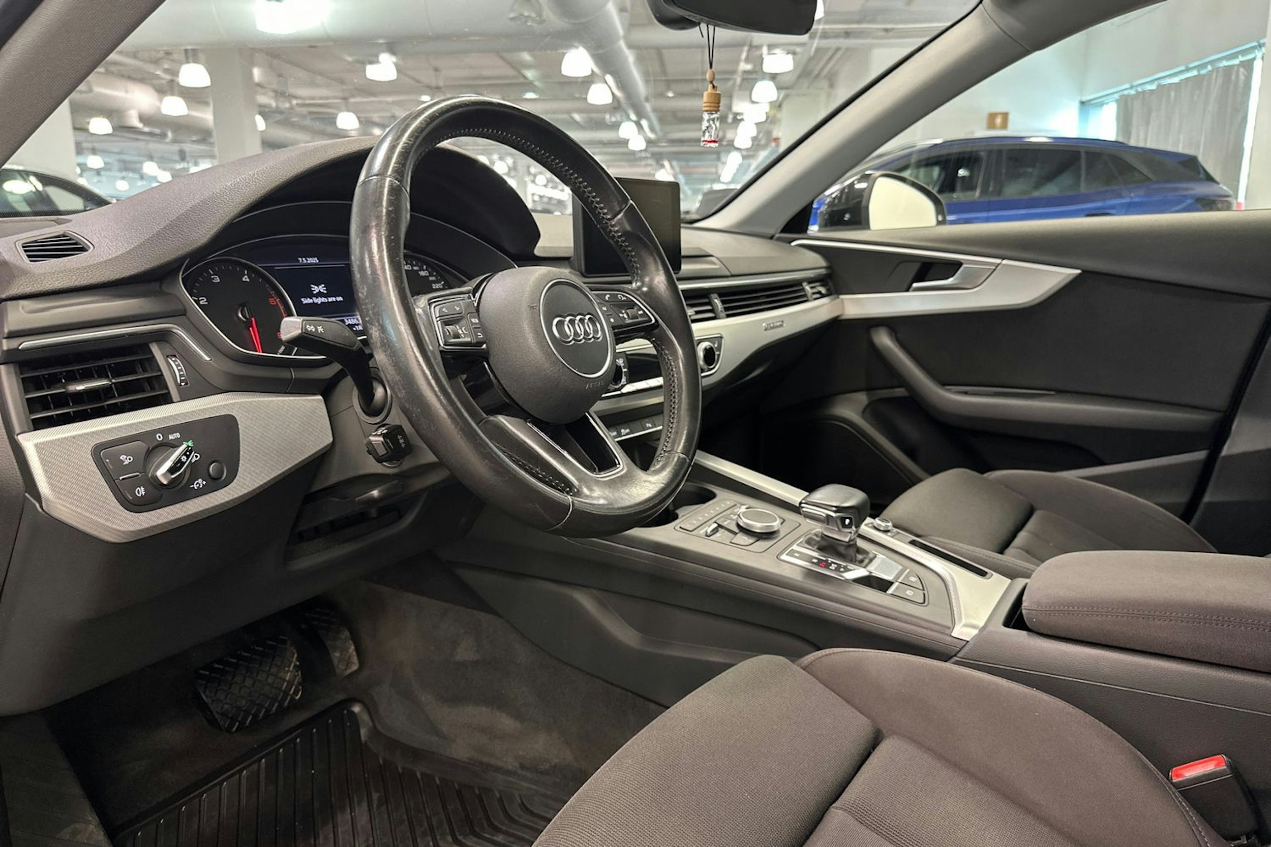 musta Audi A4 2016 kuva 14.