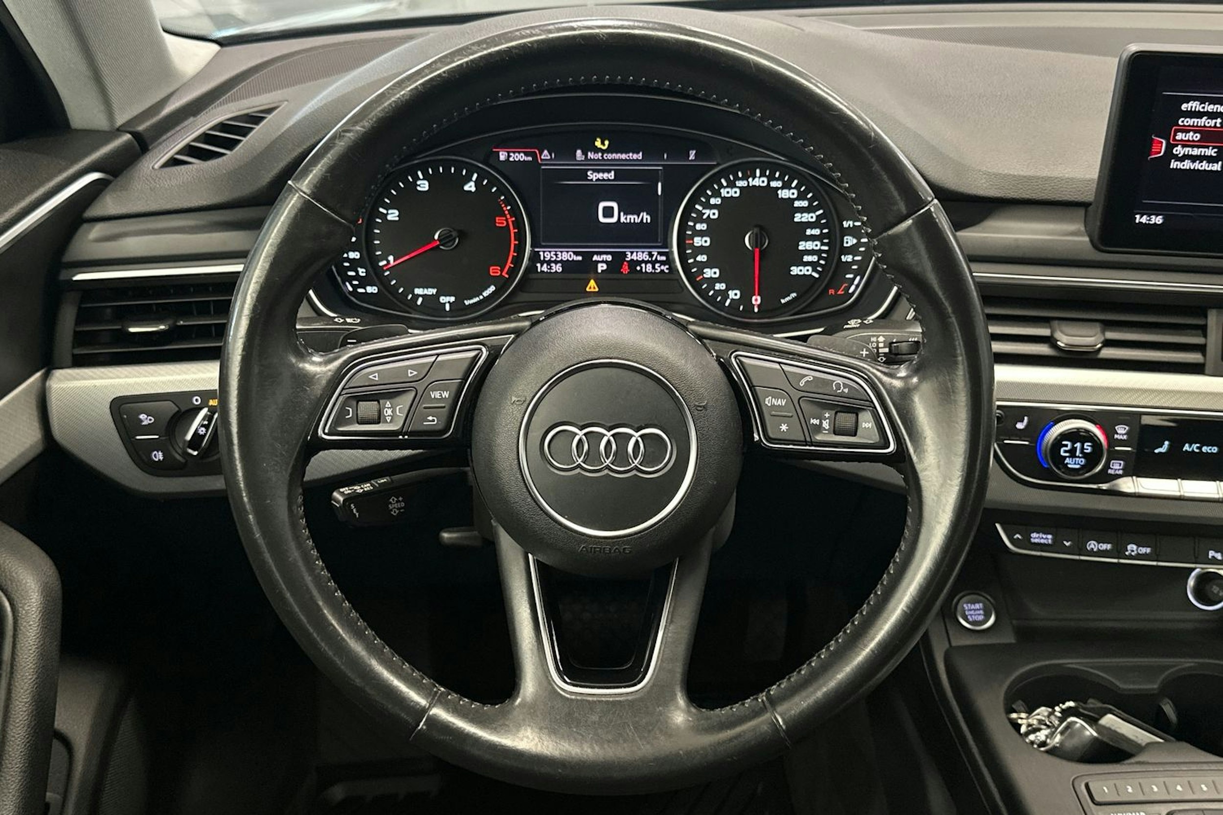 musta Audi A4 2016 kuva 16.