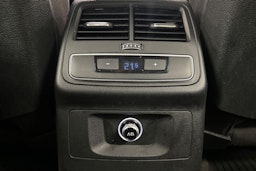 musta Audi A4 2016 kuva 17.