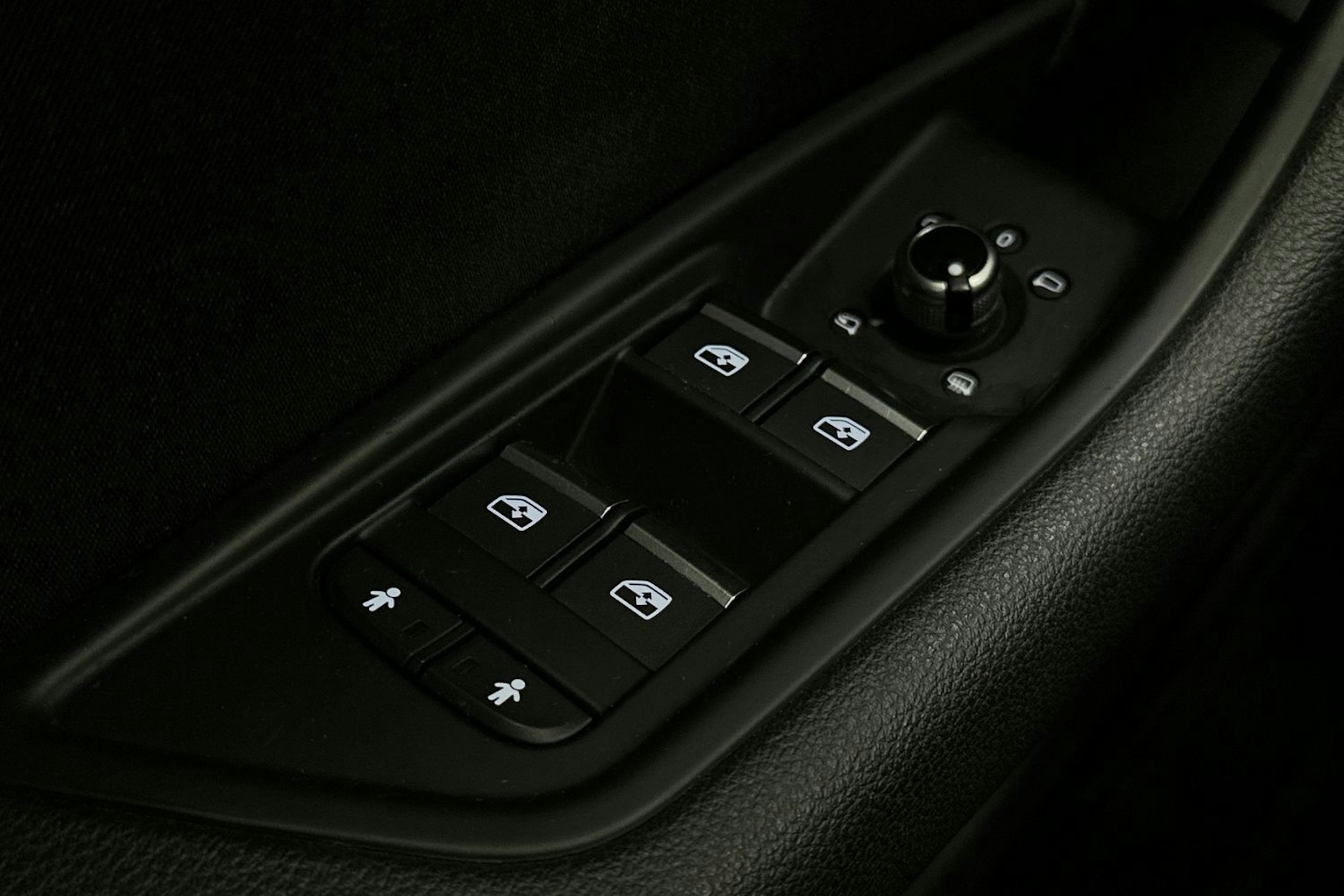 musta Audi A4 2016 kuva 19.