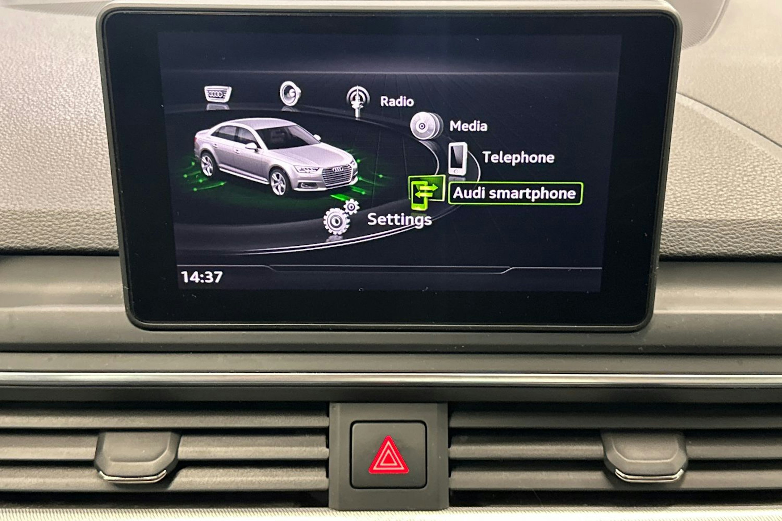 musta Audi A4 2016 kuva 21.