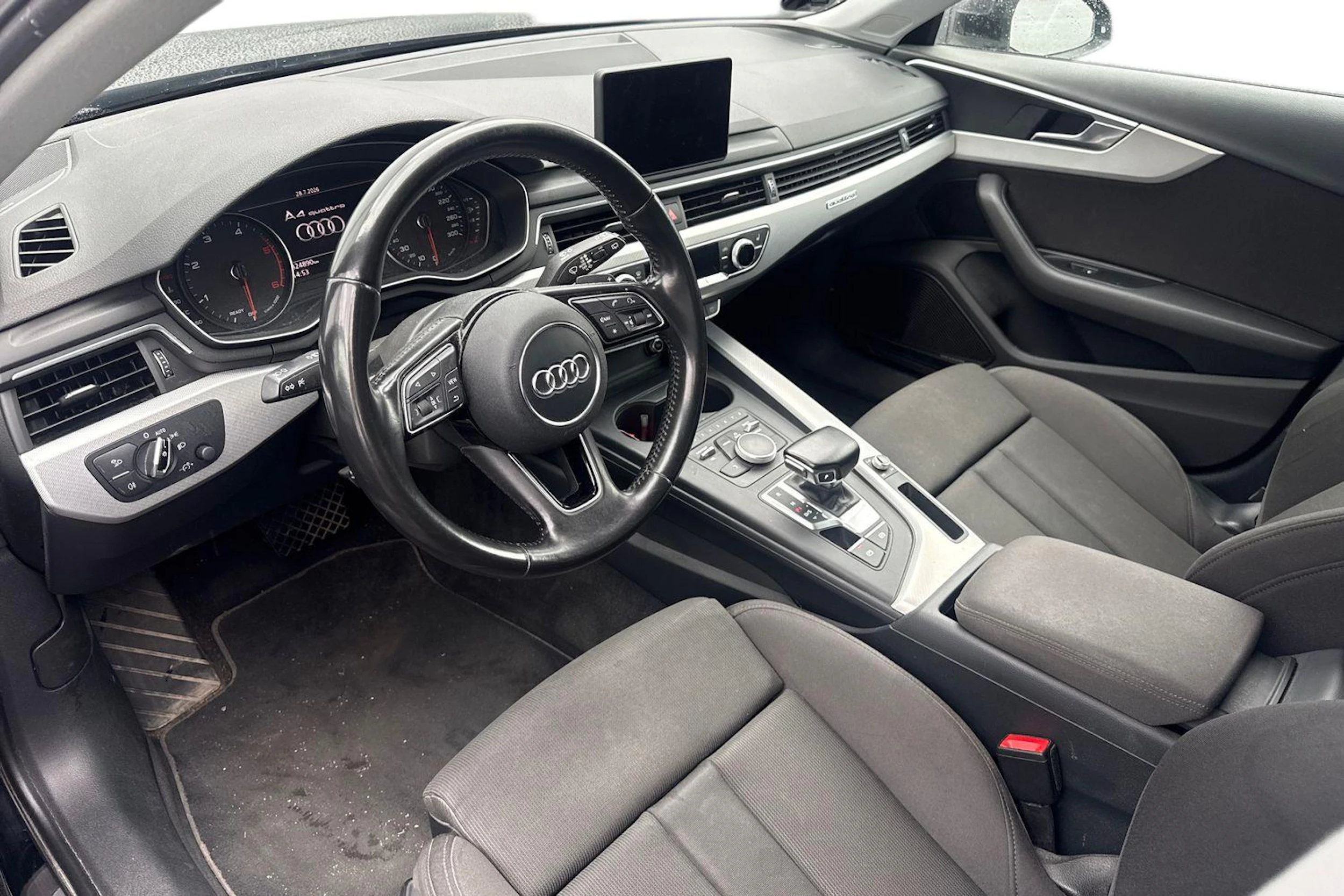 musta Audi A4 2016 kuva 3.