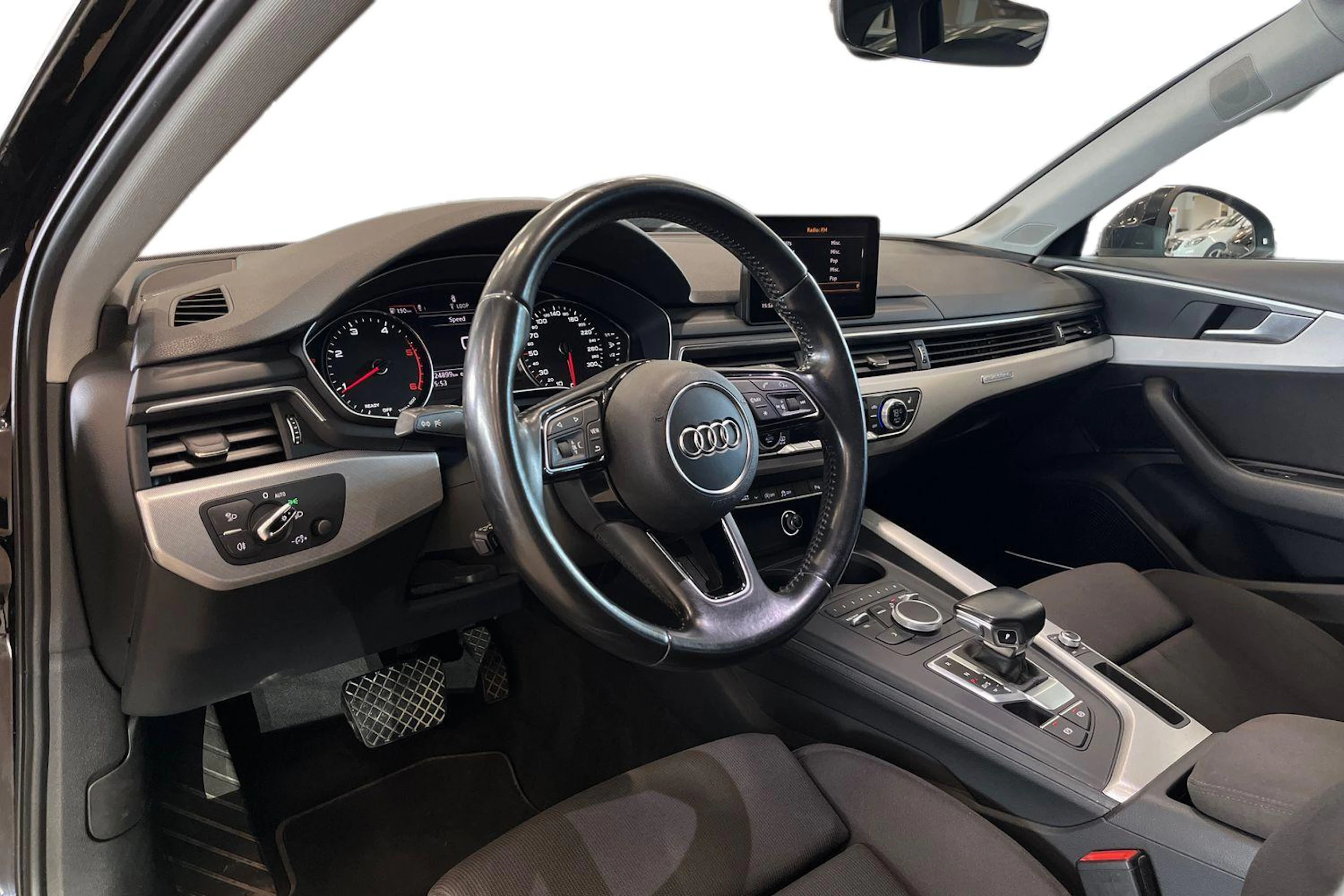 musta Audi A4 2016 kuva 6.