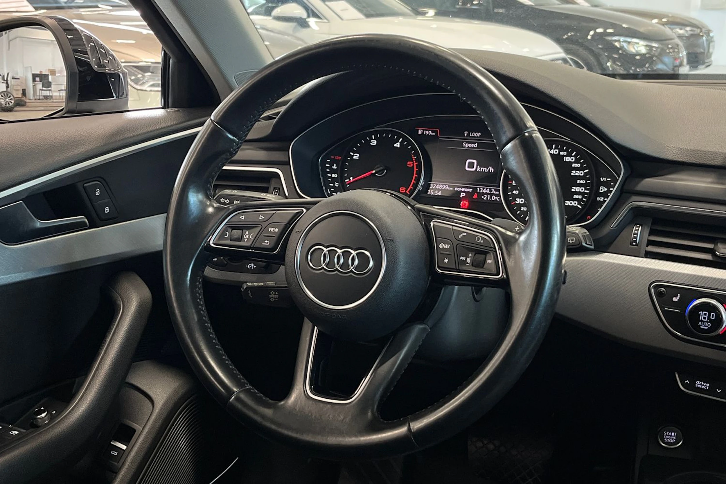 musta Audi A4 2016 kuva 12.