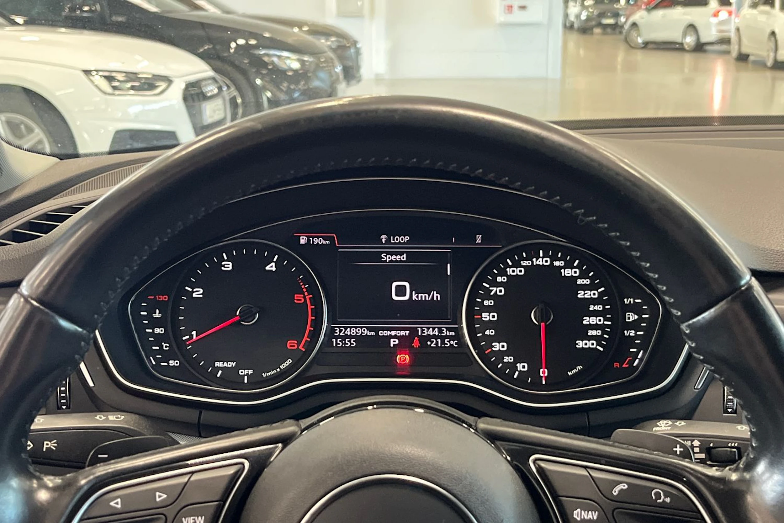 musta Audi A4 2016 kuva 13.