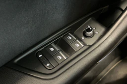 musta Audi A4 2016 kuva 25.